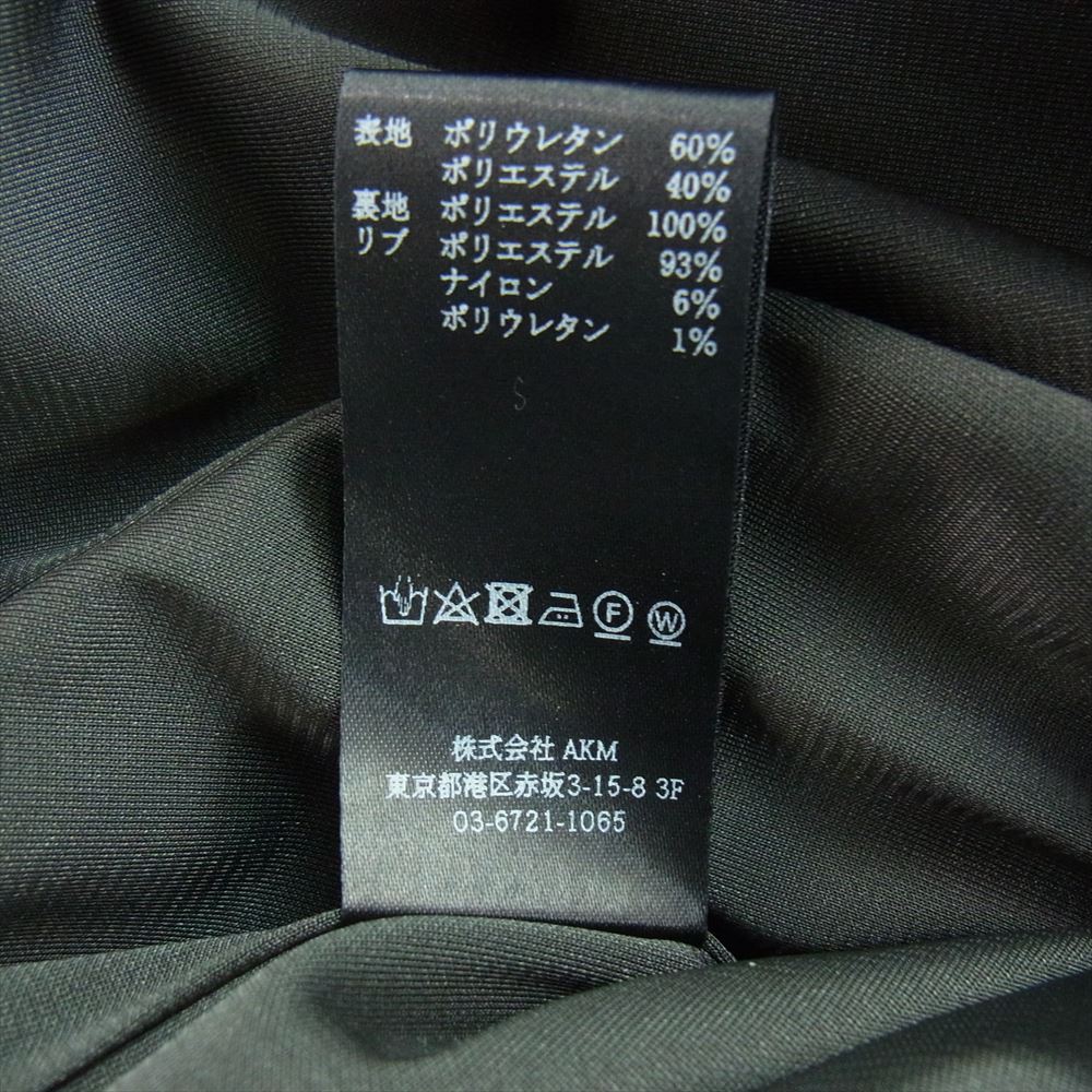 1piu1uguale3 ウノピュウノウグァーレトレ TF022 SL01 × THE SAINT MAFIA セイントマフィア  STADIUM HOODED PREMIUM LEATHER スタジアムジャンパー フェイクレザー ジップアップ ジャッケット ブラック系 IV【中古】