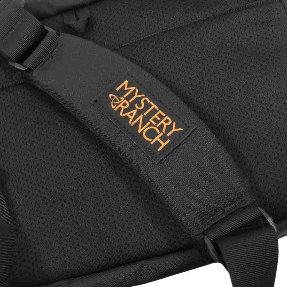 MYSTERY RANCH ミステリーランチ DISTRICT8 ディストリクト8 ショルダー バッグ ブラック系【中古】