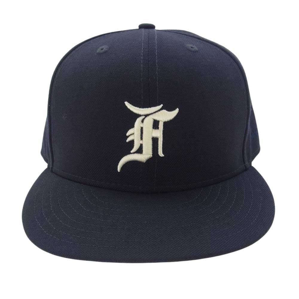 FEAR OF GOD フィアオブゴッド ESSENTIALS FOG × New Era FIFTH COLLECTION エッセンシャルズ ニューエラ ロゴ刺繍 ベースボールキャップ ネイビー系 7.75【中古】