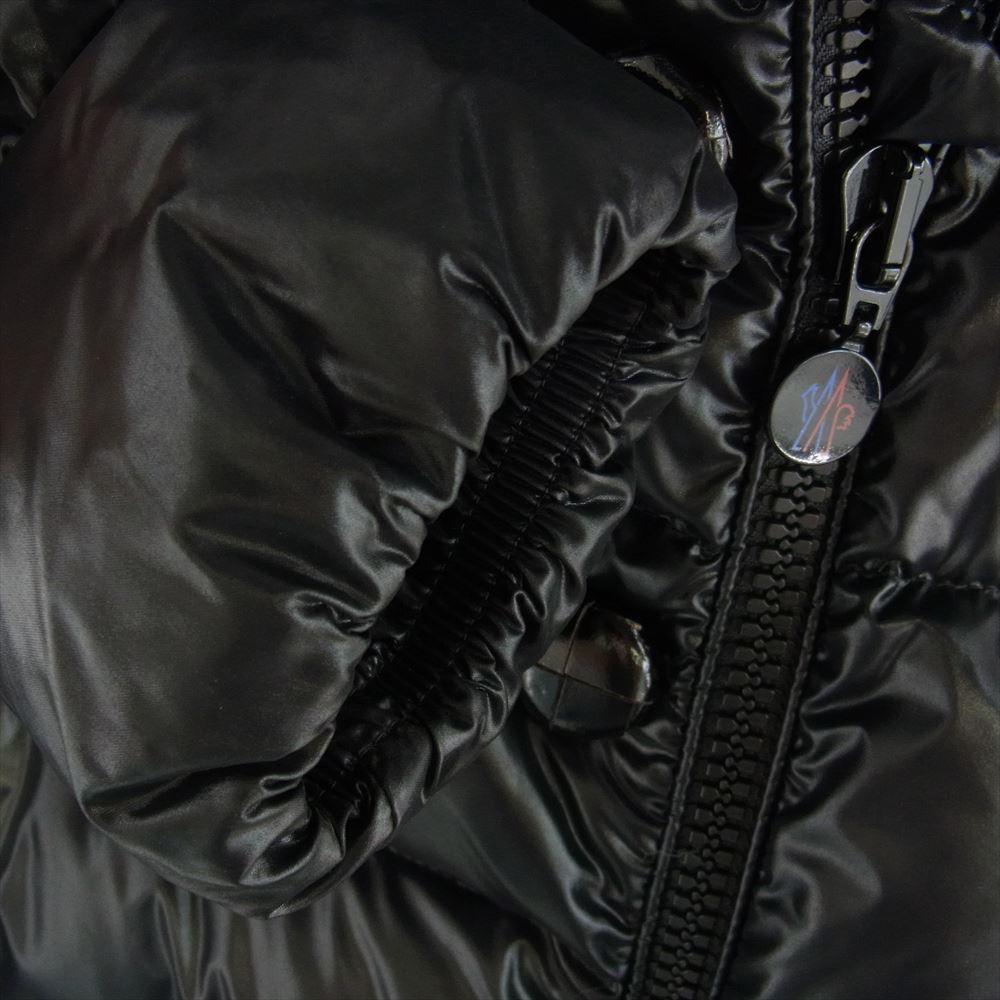 MONCLER モンクレール 220934690205 68950　　 DAIM くるみボタン ショートダウン ジャケット ブラック系  0 【中古】