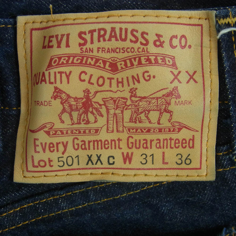 Levi's リーバイス 37201 米国製 90s 98年製 ボタン裏555刻印 バレンシア工場 501XXC 赤耳 隠しリベット セルビッチ シンクバック デニム パンツ インディゴブルー系 W31 L36【中古】