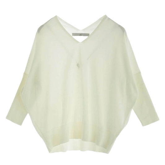 ティアラ Vネック ニット セーター ホワイト系 サイズ表記不明【中古】