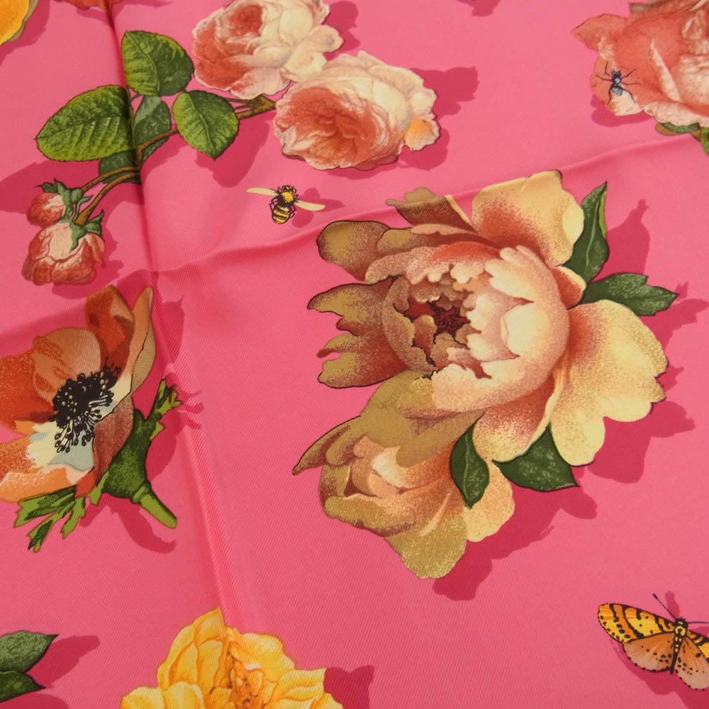 GUCCI グッチ シルク100％ OLD オールド BEE 蜂 バタフライ 花柄 フラワー スカーフ ピンク ピンク系【中古】