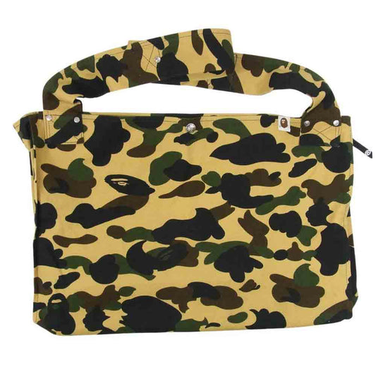 A BATHING APE アベイシングエイプ コットン ビッグ ショルダー バッグ カモフラージュ ブラウン系【中古】