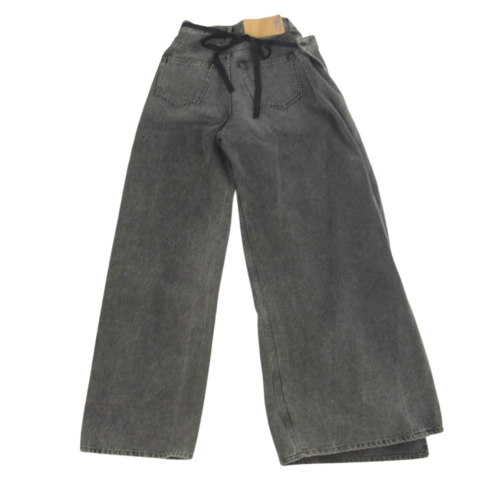 MAISON MARGIELA メゾンマルジェラ 24SS S62LB0163 MM6 エムエムシックス DENIM PANTS ワイド デニム パンツ 横開き ボタン止め ベルトドローコード ブラック系 グレー系 24【新古品】【未使用】【中古】