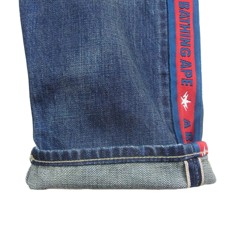 未使用 A BATHING APE ロゴ刺繍 デニムパンツ 濃紺 未使用 A BATHING APE ロゴ刺繍 デニムパンツ 濃紺 中古・古着