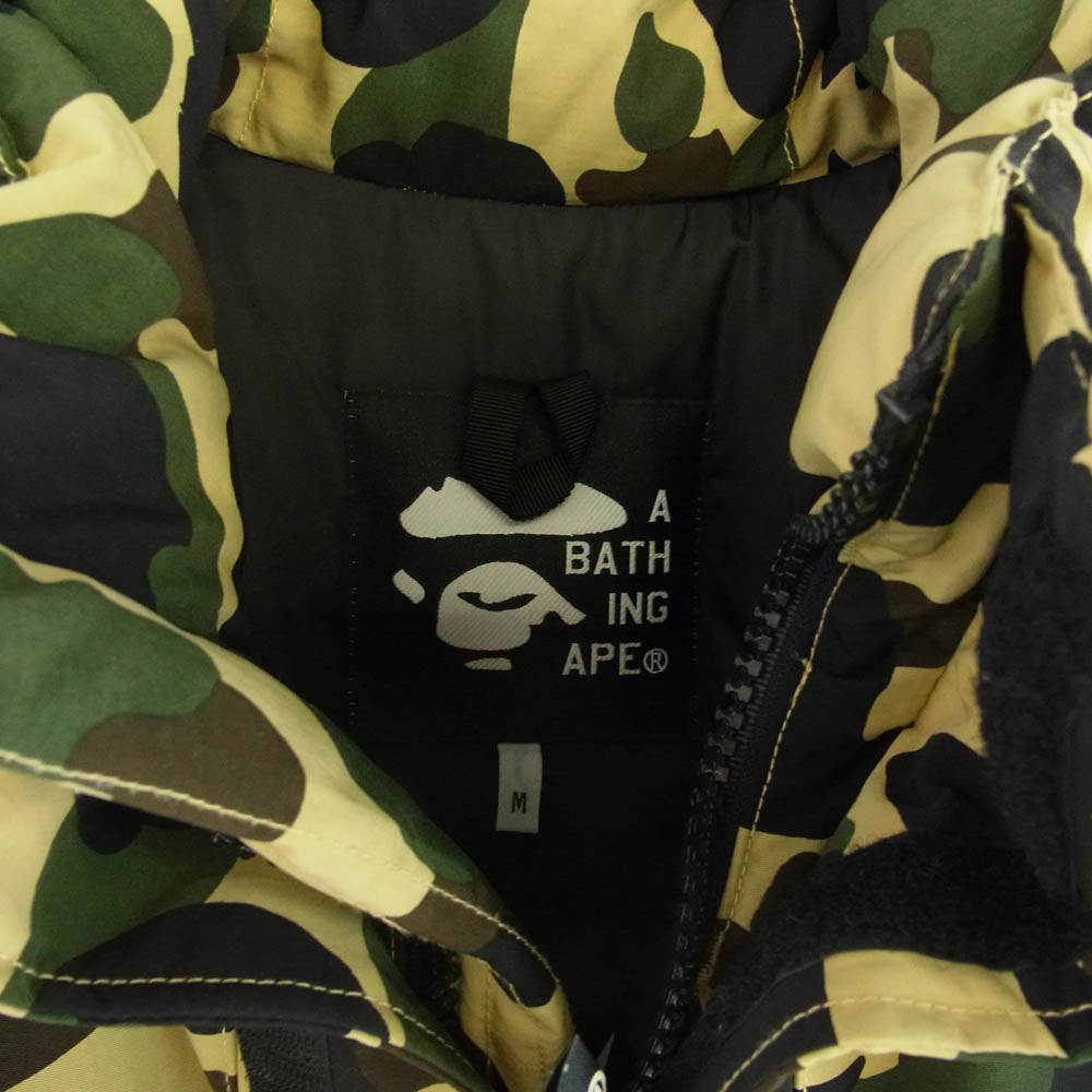 A BATHING APE アベイシングエイプ CAMO SNOWBOARD DOWN JACKET カモフラ スノーボード スノボ ダウンジャケット ベージュ系 マルチカラー系 M【中古】