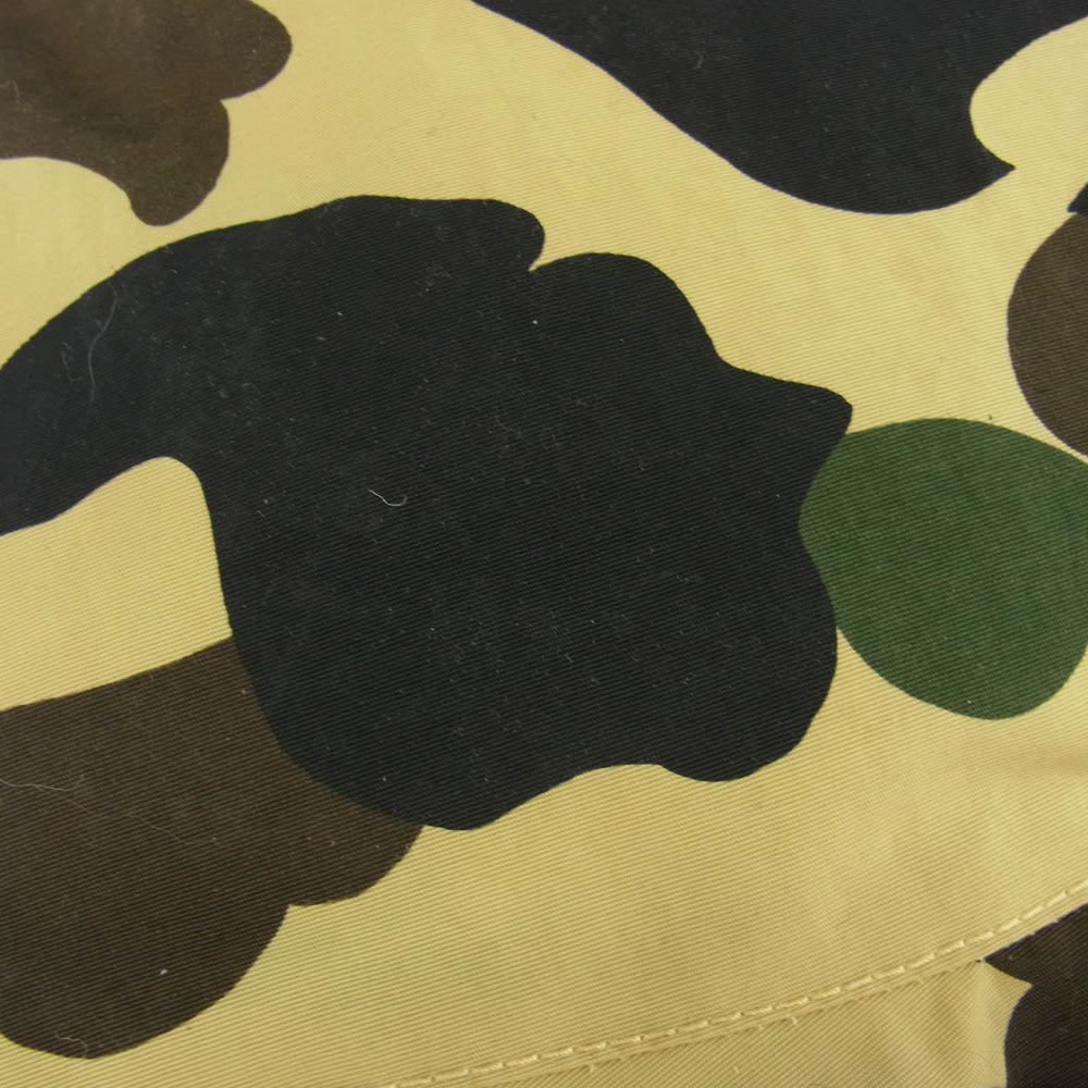 A BATHING APE アベイシングエイプ CAMO SNOWBOARD DOWN JACKET カモフラ スノーボード スノボ ダウンジャケット ベージュ系 マルチカラー系 M【中古】