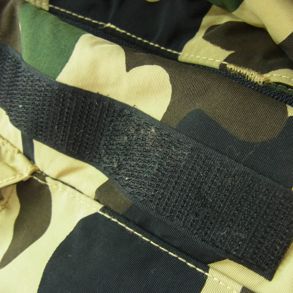 A BATHING APE アベイシングエイプ CAMO SNOWBOARD DOWN JACKET カモフラ スノーボード スノボ ダウンジャケット ベージュ系 マルチカラー系 M【中古】