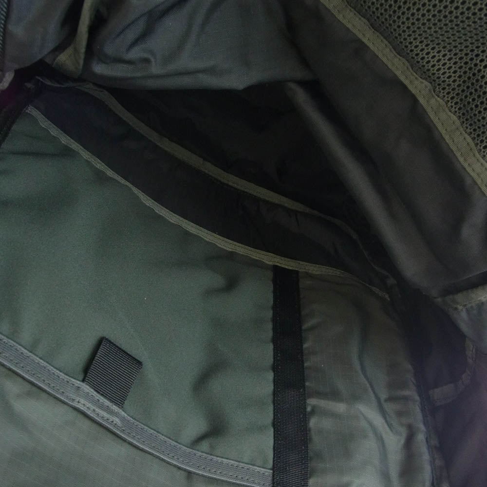 GREGORY グレゴリー COVERT SOLID DAY V4 カバート ソリッド デイ リュック デイパック マルチポーチ付属 ブラック系【中古】