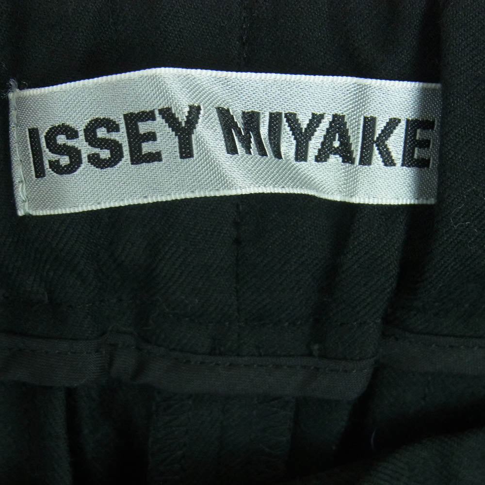 ISSEY MIYAKE イッセイミヤケ IM033FF091 2タック テーパード スラックス トラウザーズ パンツ ブラック系 3【中古】