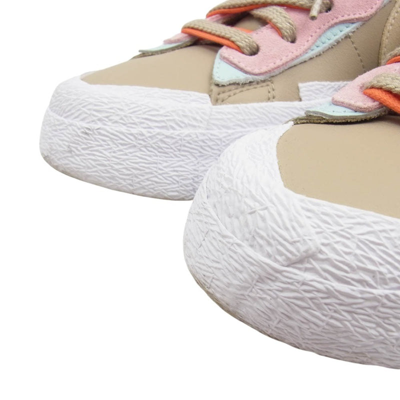 NIKE ナイキ DM7901-200 sacai サカイ KAWS BLAZER LOW ローカット スニーカー ベージュ系 25cm【中古】