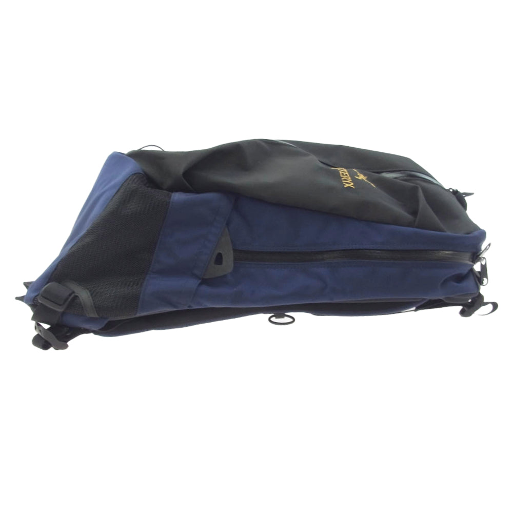 ARC'TERYX アークテリクス × BEAMS ビームス arro 22 アロー22 デイパック リュック バックパック ブラック系 ブルー系【中古】