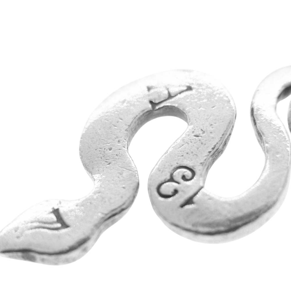 LYLY ERLANDSSON リリーエルランドソン ギャランティーカード付属 the SYMBOL ペンダントトップ シルバー系【中古】