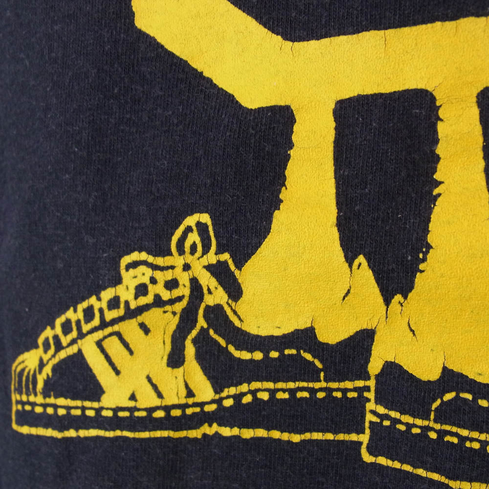 STUSSY ステューシー UNDEFEATED アンディーフィーテッド PLAY DIRTY プレイダーティ 半袖 Tシャツ ネイビー系 L【中古】