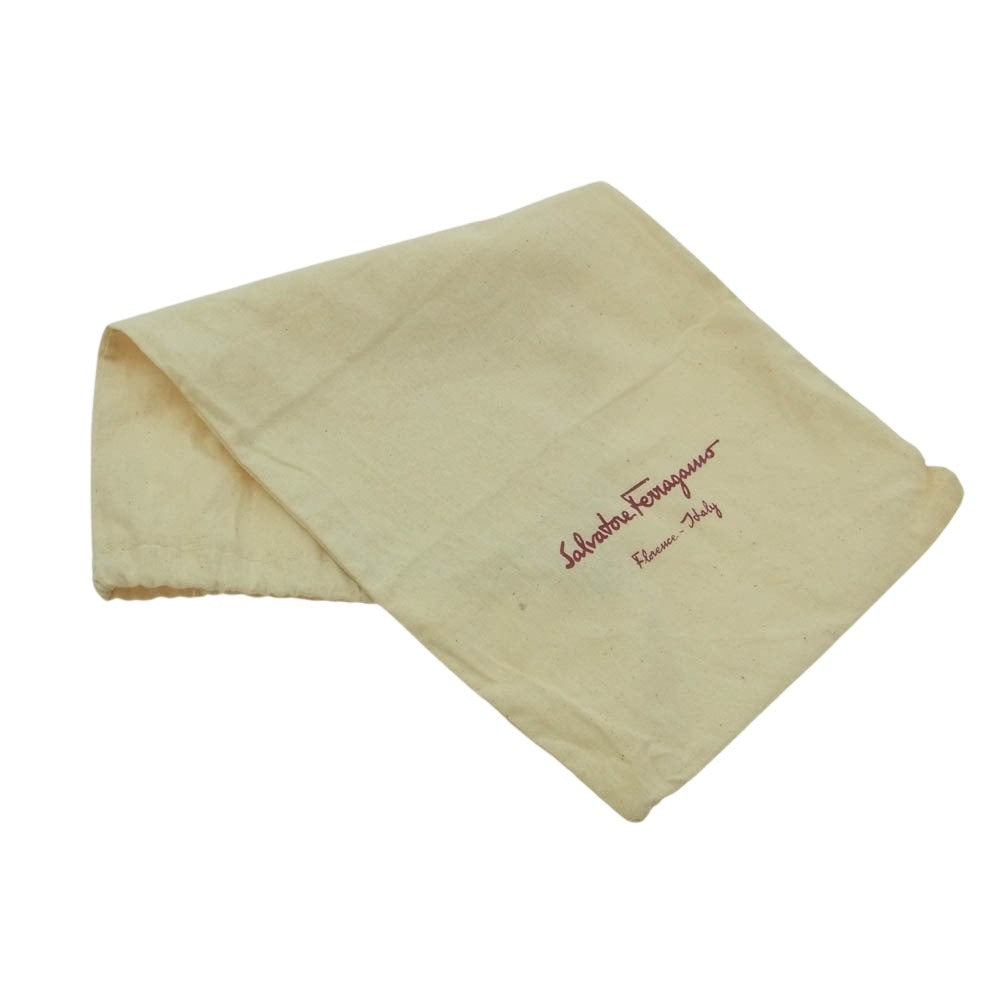 Salvatore Ferragamo サルヴァトーレフェラガモ アーモンドトゥ チャン