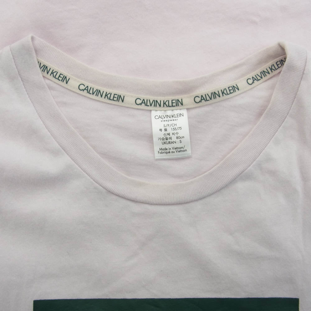 CALVIN KLEIN カルバンクライン 1981 ロゴ プリント 半袖 Tシャツ ピンク系 S【中古】