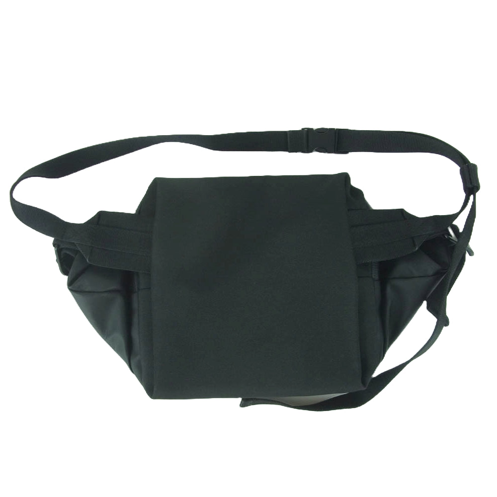 コートエシエル Isarau Obsidian Black Small ボディ バッグ 中国製 ブラック系【中古】