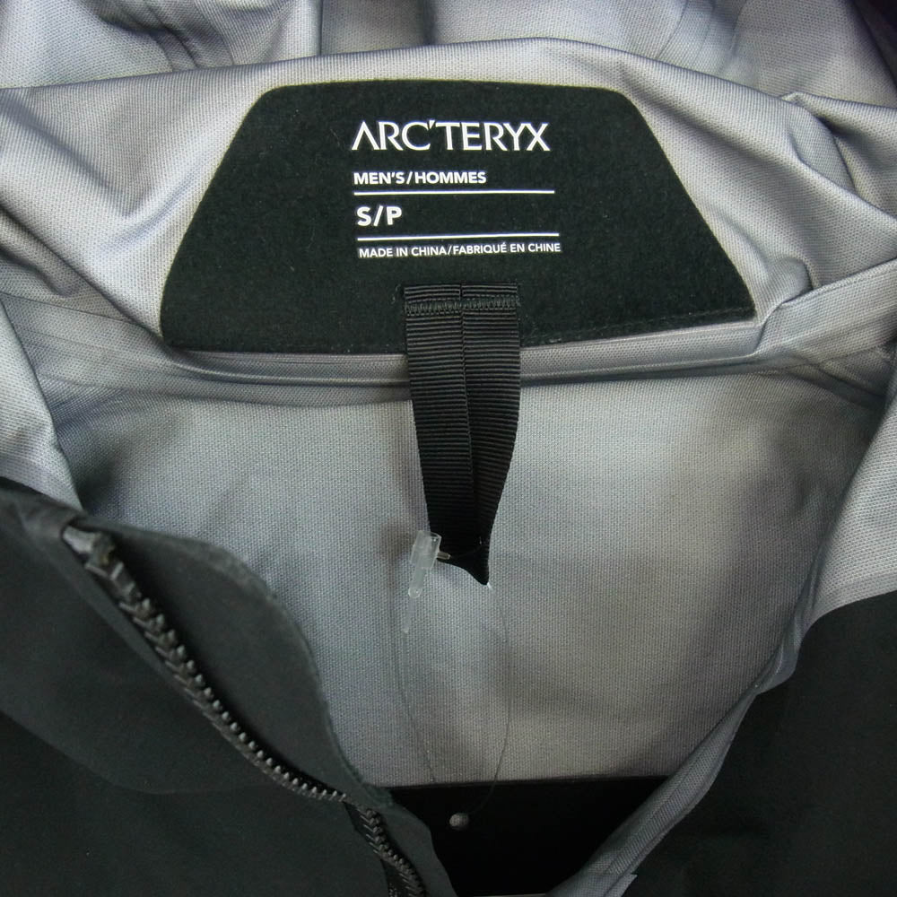 ARC'TERYX アークテリクス X000005599 Beta Jacket Black Sapphire ベータ ジャケット フーデッド ナイロン ジャケット ブラック系 S【中古】