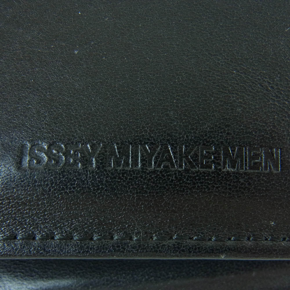 ISSEY MIYAKE イッセイミヤケ MEN レザー ２つ折り ウォレット 財布 ブラック系【中古】