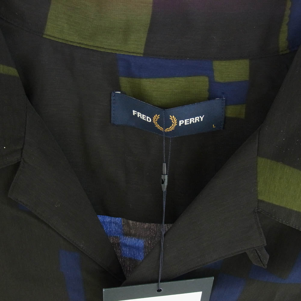 FRED PERRY フレッドペリー M4605 Print Short Sleeves オープンカラー 総柄 半袖シャツ マルチカラー系 ネイビー系 L【美品】【中古】