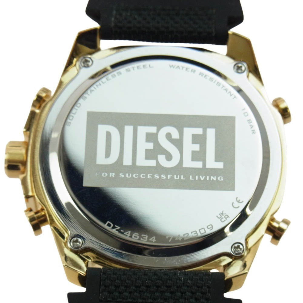 DIESEL ディーゼル DZ-4634 MEGA CHIEF メガ チーフ 51mm クオーツ アナログ デジタル  アナデジ 腕時計 ウォッチ ブラック シリコン ブラック系 ゴールド系【中古】