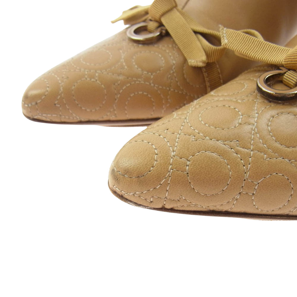 Salvatore Ferragamo サルヴァトーレフェラガモ BUENA ガンチーニ  サイドジップ ヒールブーツ ベージュ系 6【中古】