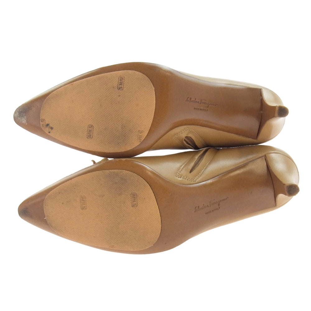 Salvatore Ferragamo サルヴァトーレフェラガモ BUENA ガンチーニ  サイドジップ ヒールブーツ ベージュ系 6【中古】