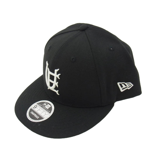 uniform experiment ユニフォームエクスペリメント 23SS UE-230054 × NEW ERA 9FIFTY LOW PROFILE CAP Black ニューエラ フィフティー イニシャルロゴ 刺繍 キャップ ブラック系 ブラック系【中古】