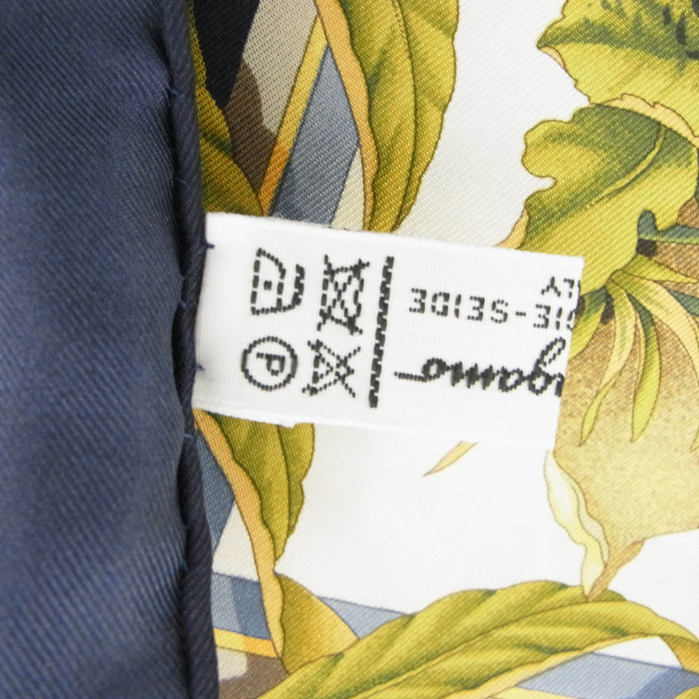 Salvatore Ferragamo サルヴァトーレフェラガモ フラワー 総柄 花柄 シルク スカーフ マルチカラー系【中古】