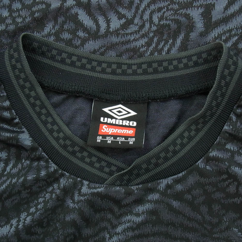 Supreme シュプリーム 23SS × Umbro アンブロ Jacquard Animal Print Soccer Jersey ジャガード アニマルプリント サッカー Ｔシャツ 半袖 ブラック系 M【中古】