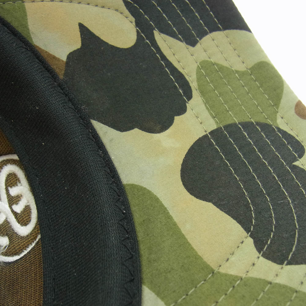 A BATHING APE アベイシングエイプ × STUSSY ステューシー 30周年 記念 1ST CAMO TRUCKER HAT メッシュ キャップ カモフラージュ 猿迷彩 カーキ系 F【中古】