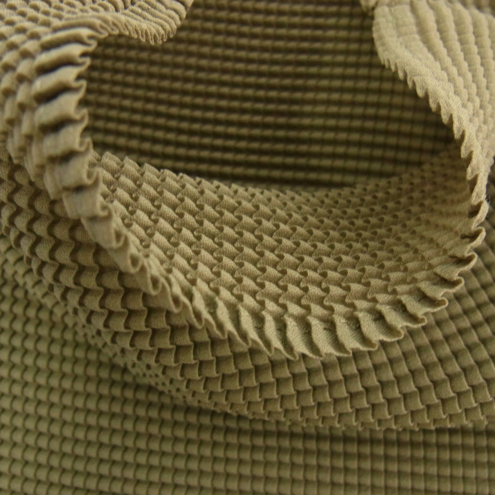 ISSEY MIYAKE イッセイミヤケ PP68FK203 ボックスプリーツ ボトルネック カットソー フレンチスリーブ カーキ系 3【中古】