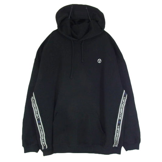 VETEMENTS ヴェトモン UE51TR700B ロゴテープ プルオーバー パーカー フーディ ブラック系 XL【中古】