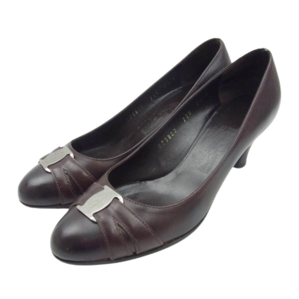 Salvatore Ferragamo サルヴァトーレフェラガモ ロゴ プレート パンプス ブラウン ダークブラウン系 7.5【中古】