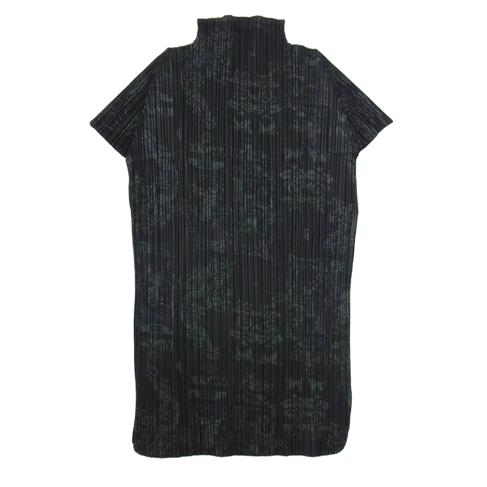 PLEATS PLEASE プリーツプリーズ イッセイミヤケ プリーツ加工 ドラゴン 桃 中国 龍 縁起柄 総柄 ボトルネック フレンチスリーブ カットソー ブラック系 サイズ表記無【中古】