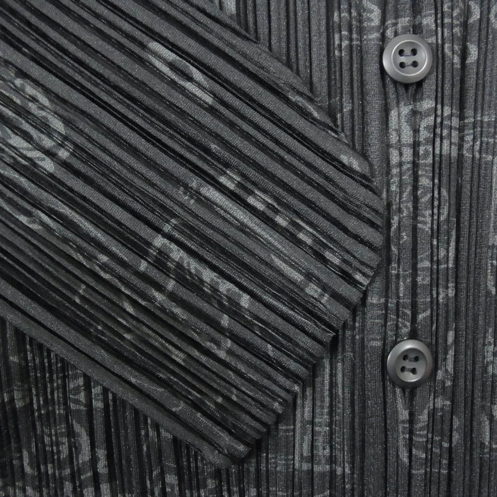 PLEATS PLEASE プリーツプリーズ イッセイミヤケ PP41-JJ723 プリーツ加工 ドラゴン 桃 中国 龍 縁起柄 総柄 ジャケット シャツ ブラック系 4【中古】