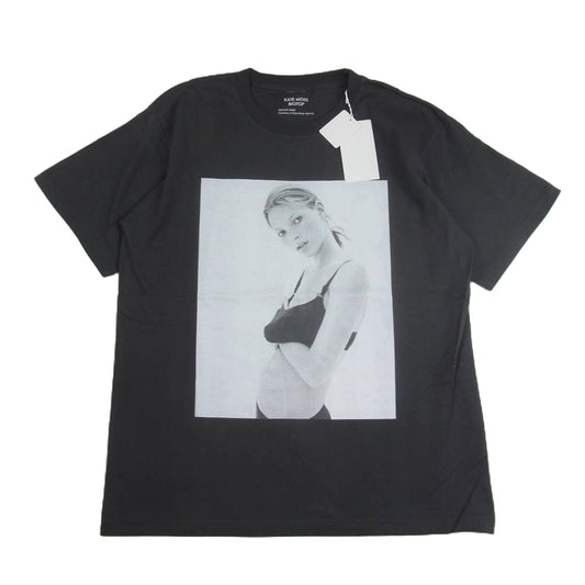 ビオトープ BOM-74000-A Kate Moss ケイトモス by David Sims Photo T-shirts フォトプリント Tシャツ ブラック ブラック系 L【新古品】【未使用】【中古】