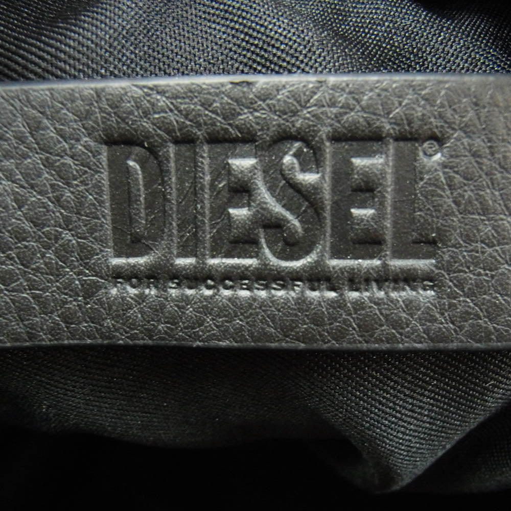 DIESEL ディーゼル D-VINA-S SHOULDER BAG ユーズド加工 ロゴチャーム付き デニム ハンドバック グレー系【中古】