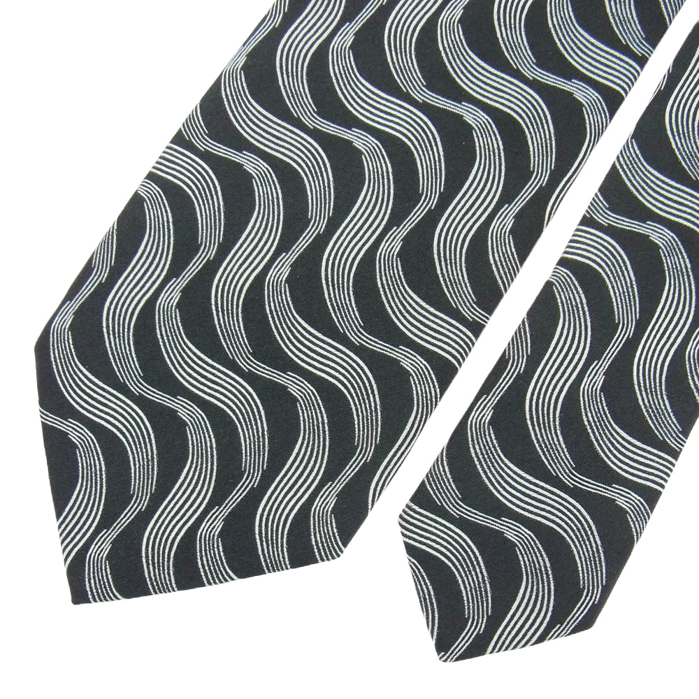 ホリデーアンドブラウン BEAMSF 別注 イタリア製 シルク100％ ウェーブ柄 ネクタイ シルバー系 ブラック系【中古】