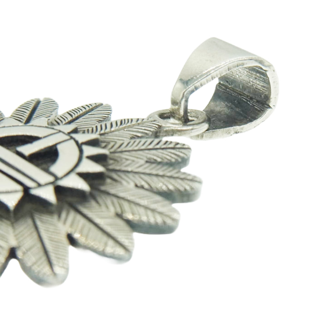 ホピ族 チャールストン ルイス サンフェイス フラワーモチーフ ペンダントトップ シルバー系【中古】