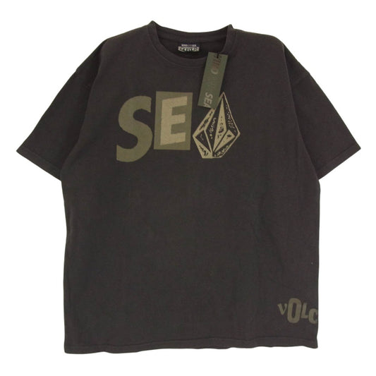 WIND AND SEA ウィンダンシー WDS-C-VOL-24-Q4-CS-03 × VOLCOM S/S Tee SEA STONE ボルコム シー ストーン ロゴ プリント 半袖 Tシャツ ブラック系 M【新古品】【未使用】【中古】