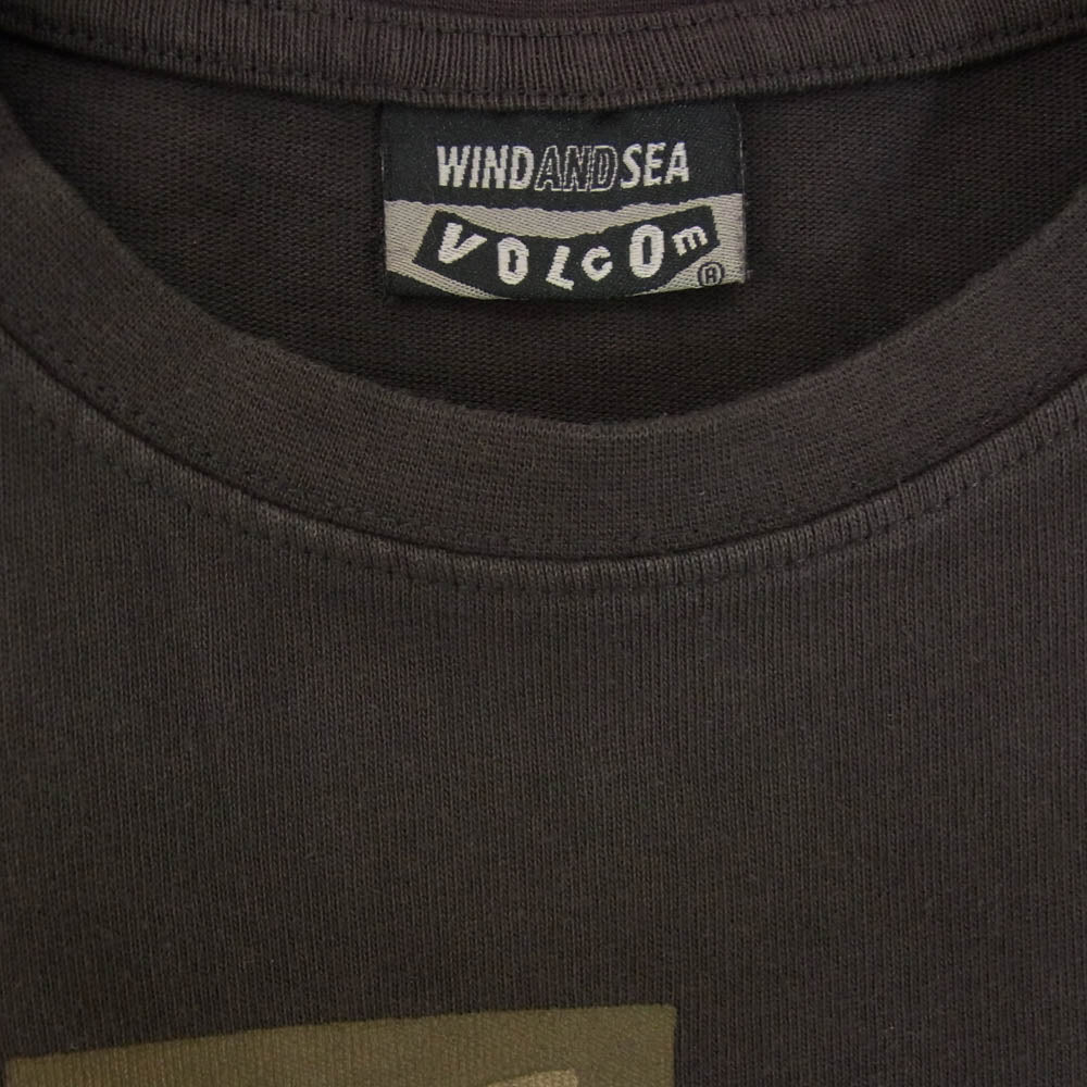 WIND AND SEA ウィンダンシー WDS-C-VOL-24-Q4-CS-03 × VOLCOM S/S Tee SEA STONE ボルコム シー ストーン ロゴ プリント 半袖 Tシャツ ブラック系 M【新古品】【未使用】【中古】