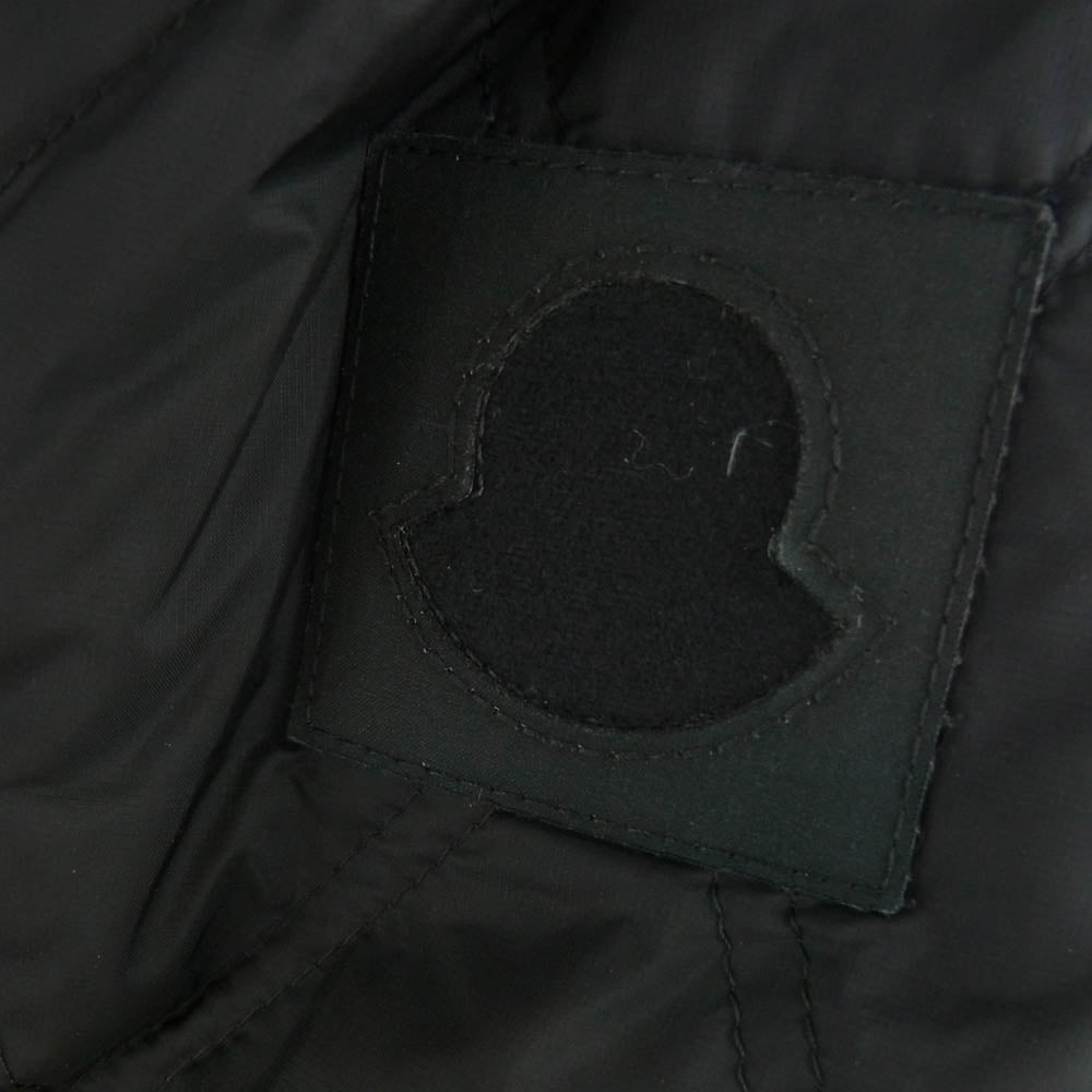 MONCLER モンクレール 423914137910 63337 GAMME BLEU ガムブルー ファーカラー ストライプ 裏地キルティング 切替 ダウンジャケット ショート コート ブラック系【中古】