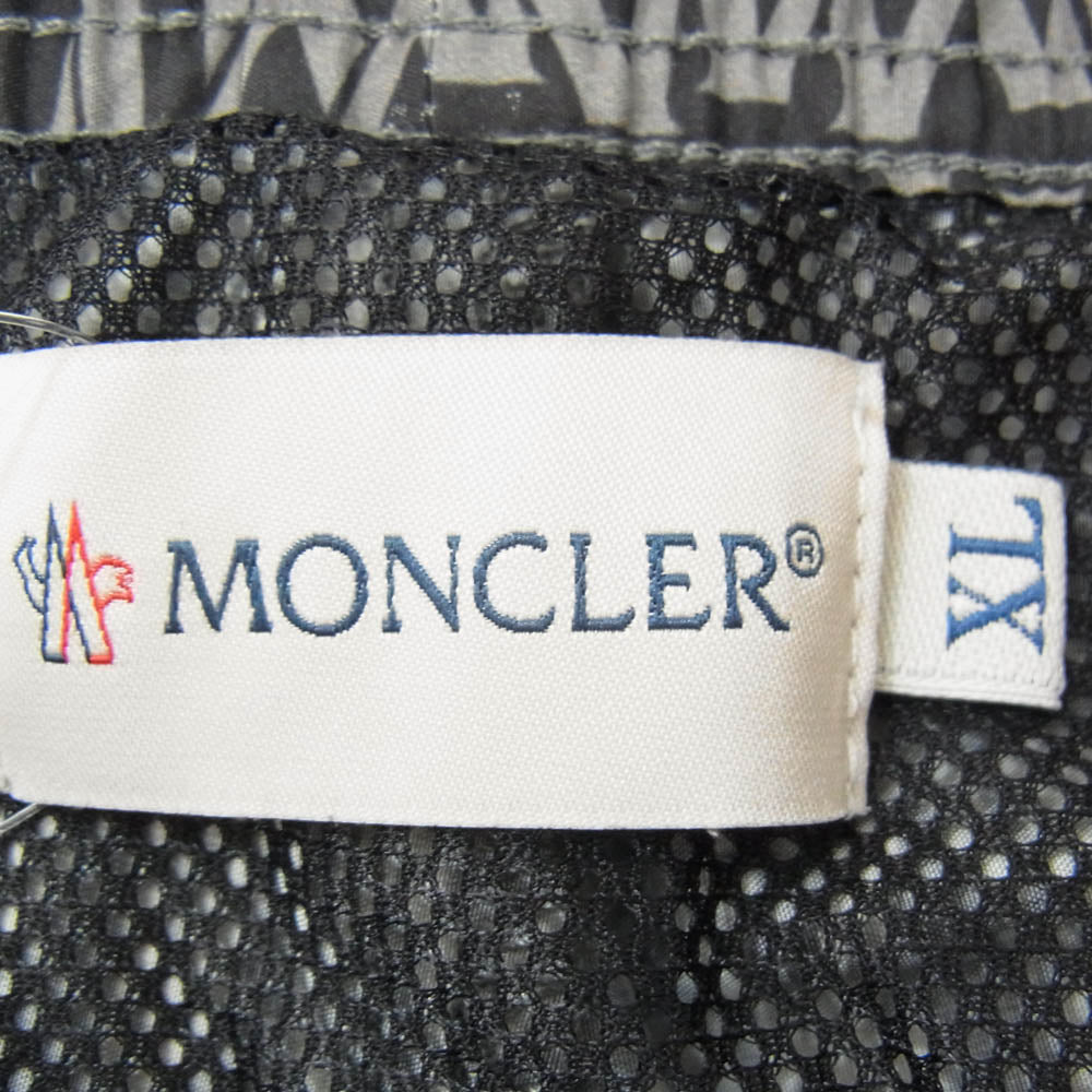 MONCLER モンクレール J10912C00001 597DA モンクレールジャパンタグ 総柄 ナイロン ハーフパンツ ショーツ ブラック系 XL【中古】