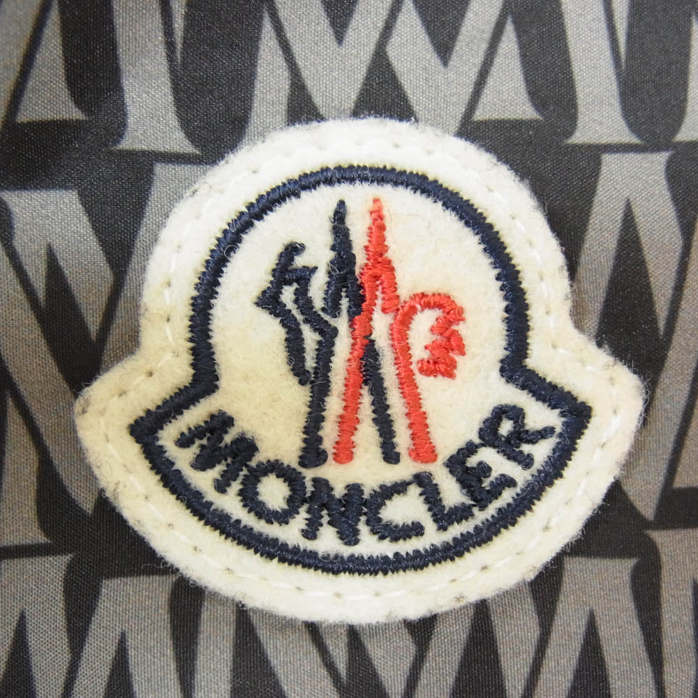 MONCLER モンクレール J10912C00001 597DA モンクレールジャパンタグ 総柄 ナイロン ハーフパンツ ショーツ ブラック系 XL【中古】