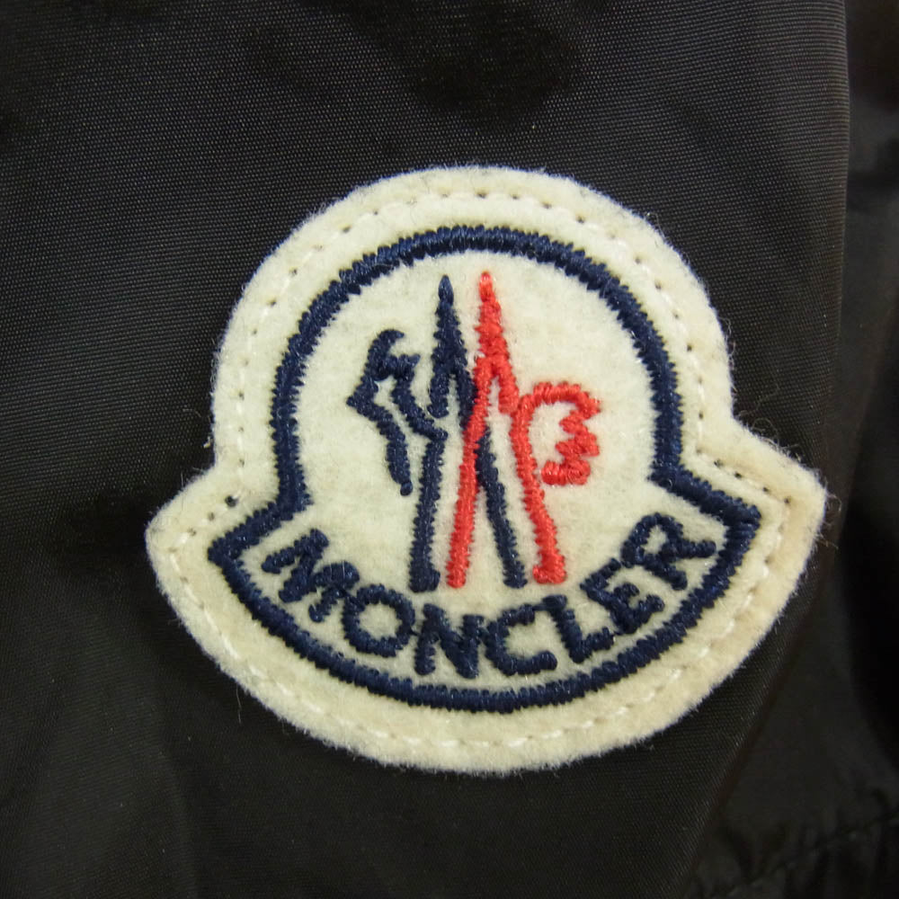 MONCLER モンクレール J10912C00004 53326 モンクレールジャパンタグ ロゴワッペン ナイロン ハーフパンツ ショーツ ブラック系 XL【中古】