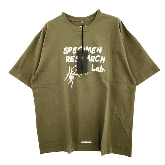 NEIGHBORHOOD ネイバーフッド 22AW 222PCNH-ST14 Specimen Research Lab Tee フロントプリント Tシャツ 半袖カットソー モスグリーン系 XXL【新古品】【未使用】【中古】