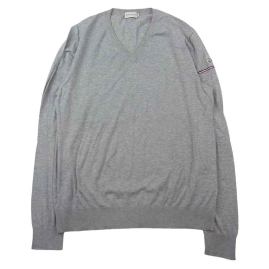 MONCLER モンクレール 510919143900 91027 MAGLIA TRICOT SCOLLO A V トリコロール Vネック ウール ロゴワッペン セーター グレー グレー系 XL【中古】
