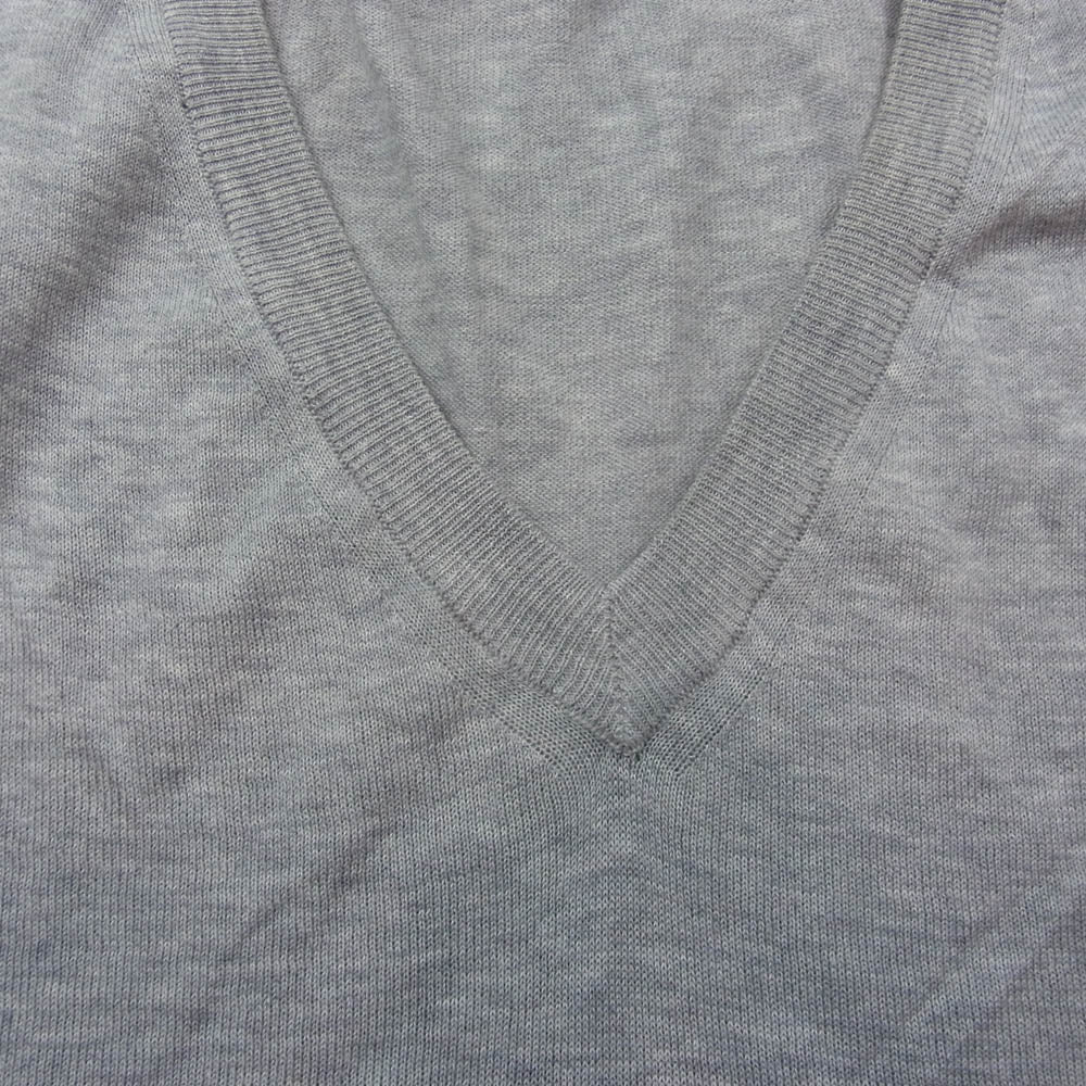 MONCLER モンクレール 510919143900 91027 MAGLIA TRICOT SCOLLO A V トリコロール Vネック ウール ロゴワッペン セーター グレー グレー系 XL【中古】